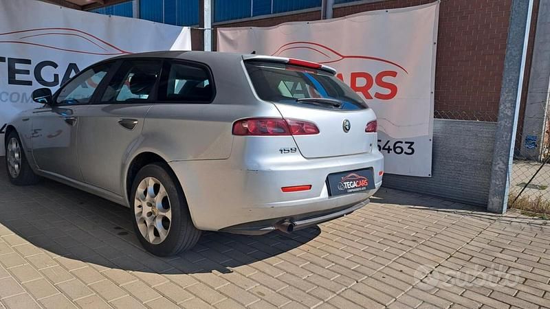 Second-hand Alfa Romeo 159 150 CP (110 kW) 2008 Gri Break