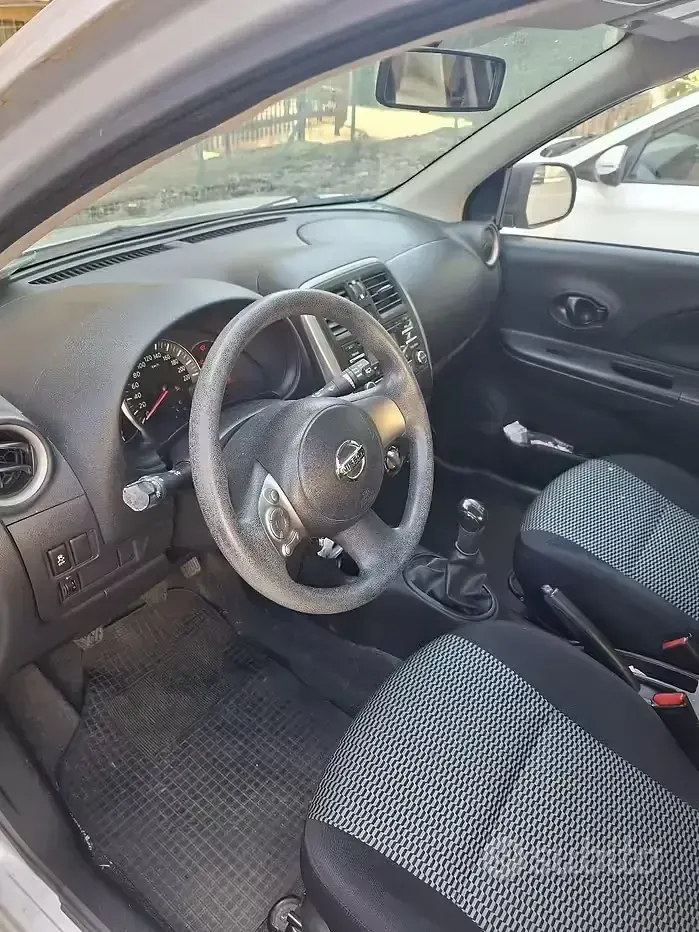 Usata Nissan Micra 80 CV (58 kW) 2014 Grigio Utilitaria