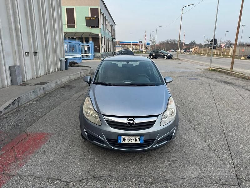 Usata Opel Corsa Sport 80 CV (58 kW) 2007 Utilitaria