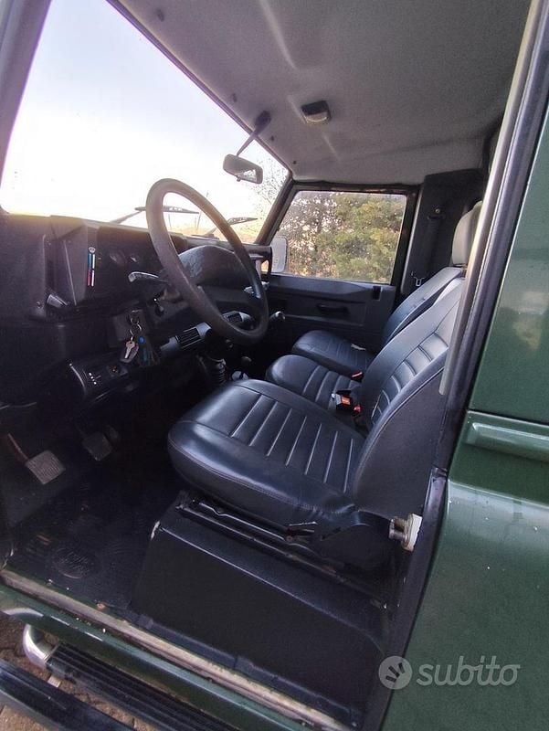 Usata Land Rover Defender 122 CV (89 kW) 2002
