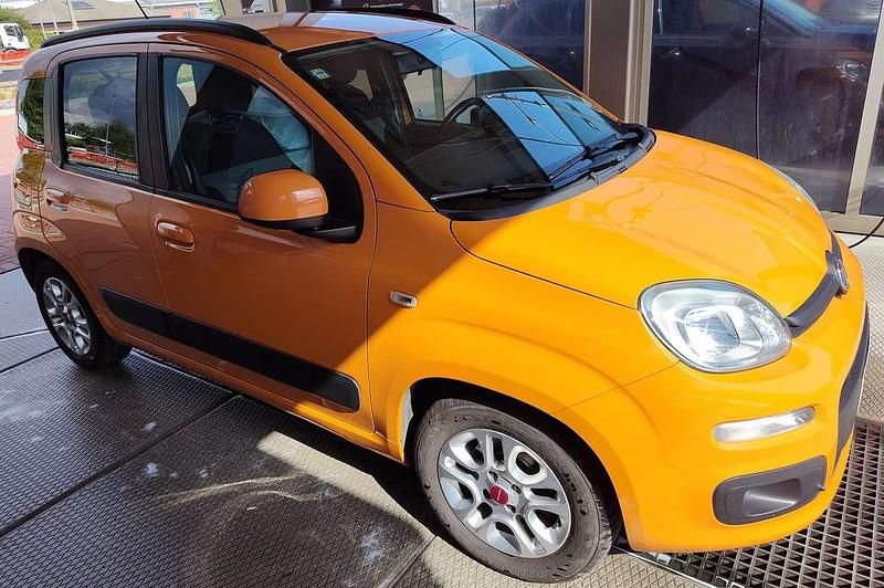 Usata Fiat Panda Lounge 95 CV (69 kW) 2016 Arancione Utilitaria