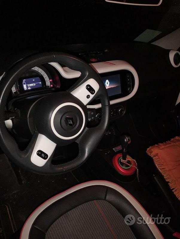 Usata Renault Twingo 60 kW (82 CV) 2022 Grigio Utilitaria