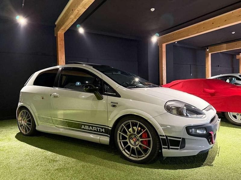 Usata Abarth Punto Evo Esseesse 179 CV (131 kW) 2011 Grigio campo volo Utilitaria