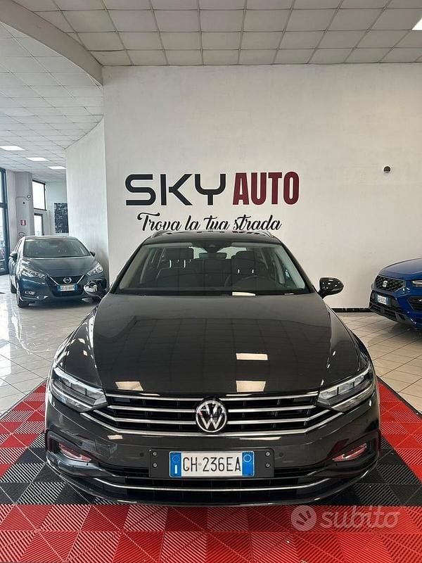 Usata VW Passat Business 150 CV (110 kW) 2022 Grigio Station wagon