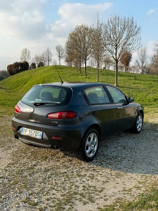 Usata Alfa Romeo 147 120 CV (88 kW) 2008 Utilitaria