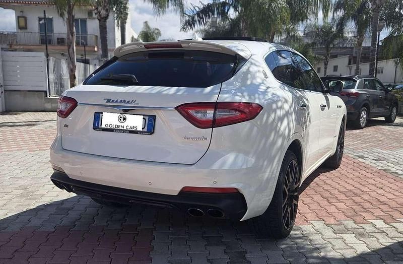 Usata Maserati Levante 275 CV (202 kW) 2019 Bianco SUV