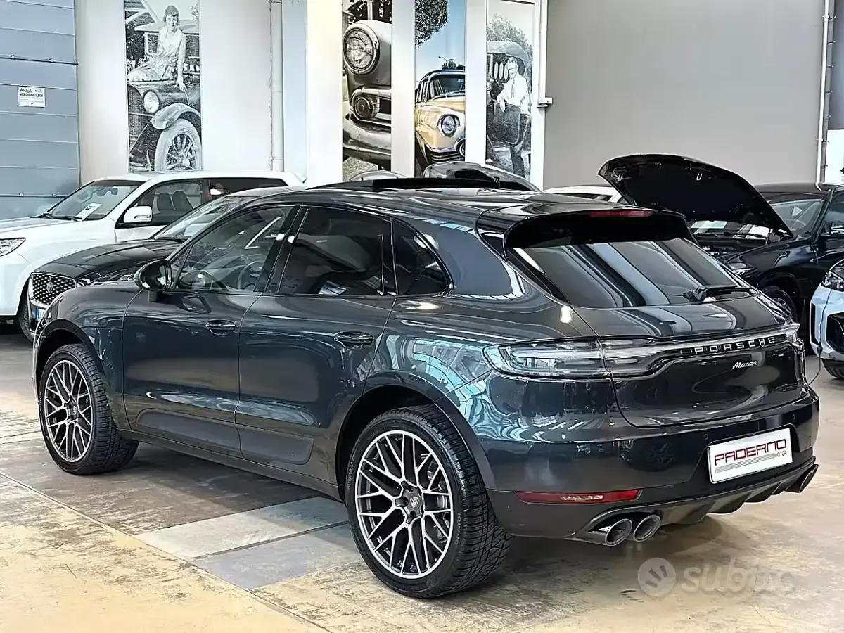 Usata Porsche Macan 245 CV (180 kW) 2021 Grigio vulcano SUV