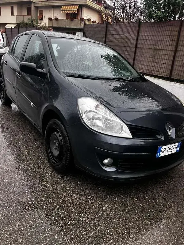 Usata Renault Clio II Authentique 75 CV (55 kW) 2008 Nero Berlina
