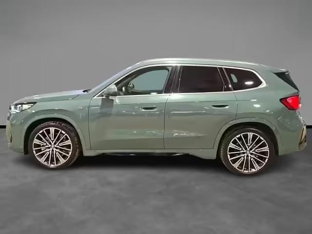 Usata BMW iX1 M Sport 103 kW (141 CV) 2024 Verde / metallizzato SUV