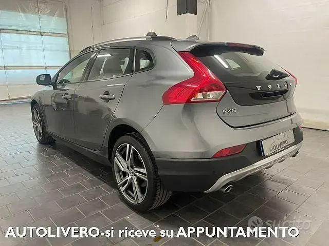 Usata Volvo V40 CC 120 CV (88 kW) 2019 Grigio Station wagon