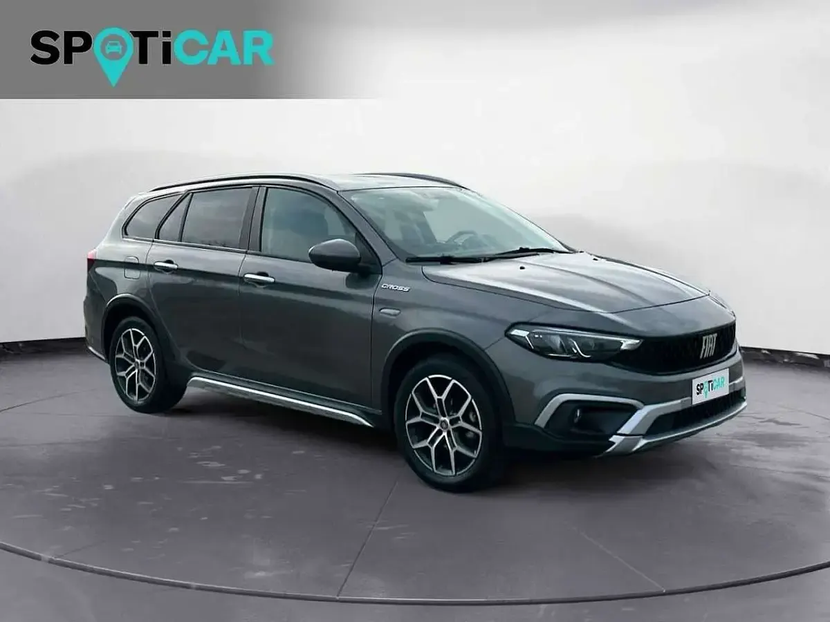 Usata Fiat Tipo Cross 131 CV (96 kW) 2022 Grigio Station wagon