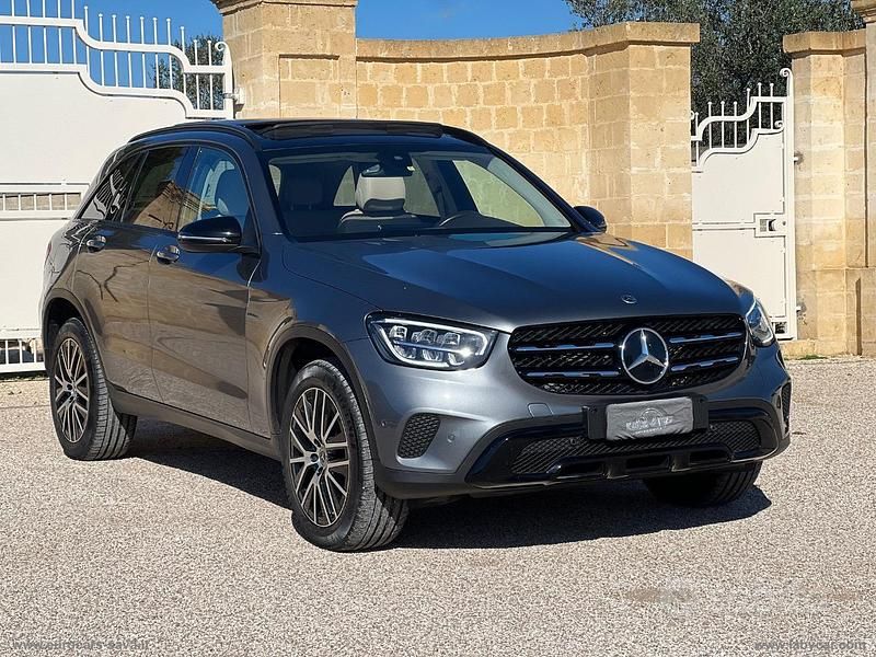 Usata Mercedes GLC300e 194 CV (142 kW) 2022 Grigio SUV