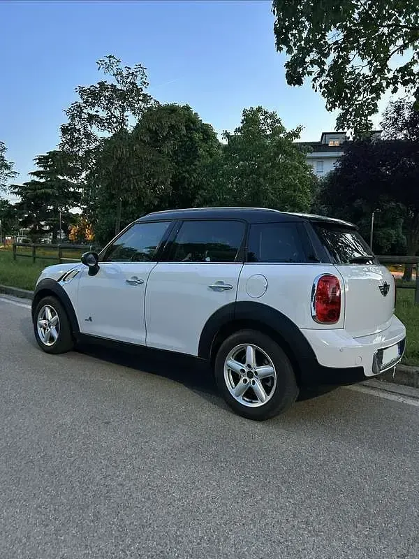 Second-hand Mini Cooper D Countryman 111 CP (81 kW) 2011 Alb SUV