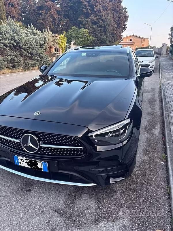 Usata Mercedes E220 2022 Nero Station wagon
