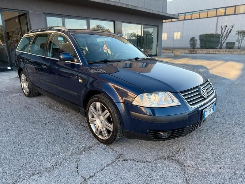 Blu Usata 2005 VW Passat Station wagon | 2200 € (Ottimo prezzo) - Immagine 1/4