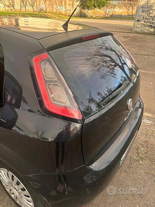 Usata Fiat Punto 85 CV (62 kW) 2011 Nero Utilitaria