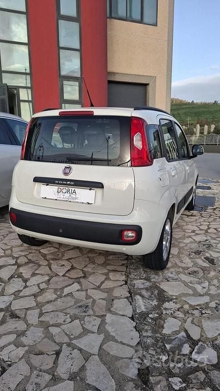 Usata Fiat Panda Lounge 69 CV (50 kW) 2013 Bianco Utilitaria