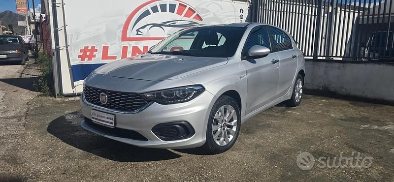 Usata Fiat Tipo Lounge 120 CV (88 kW) 2018 Grigio Berlina