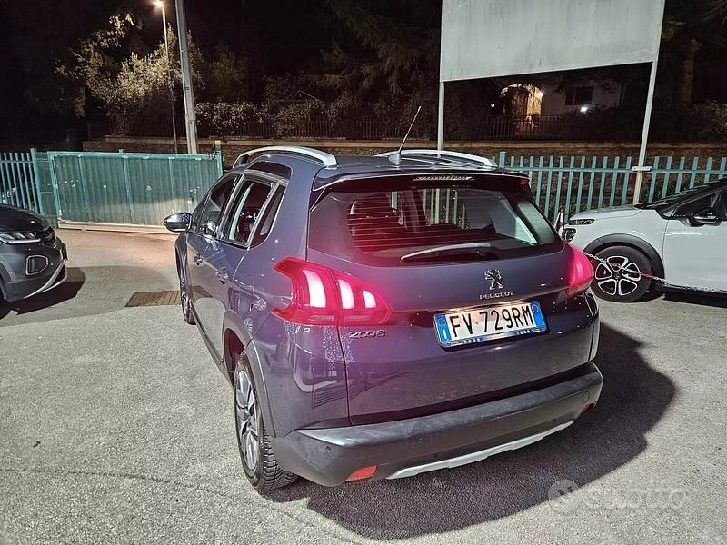 Usata Peugeot 2008 Allure 101 CV (74 kW) 2019 Blu SUV