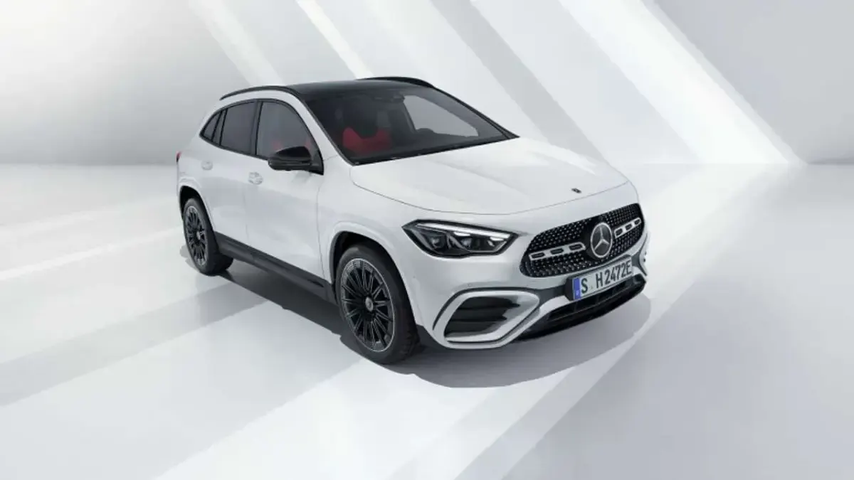 Usata Mercedes GLA180 AMG Line Premium Plus 136 CV (100 kW) 2023 Argento SUV