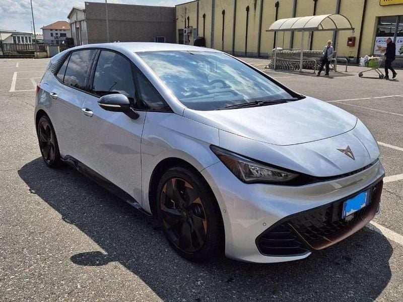 Begagnad Cupra Born e-Boost 69 kW (95 HK) 2023 Silver Halvkombi
