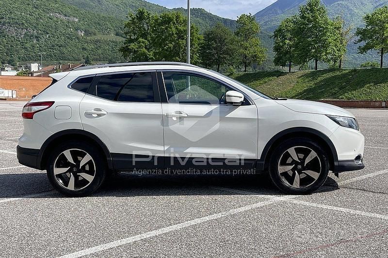 Usata Nissan Qashqai Acenta 131 CV (96 kW) 2016 Bianco SUV