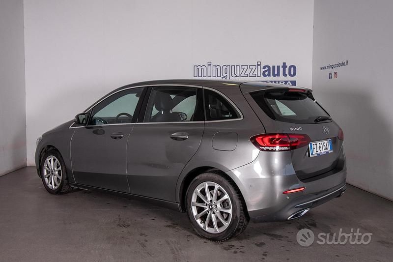 Usata Mercedes B200 163 CV (119 kW) 2019 Grigio Monovolume
