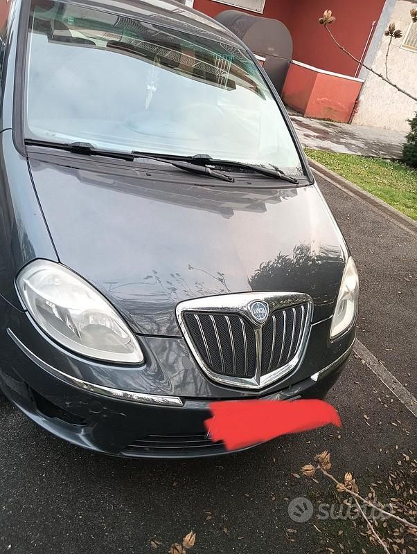 Usata Lancia Musa 77 CV (56 kW) 2009 Grigio Monovolume