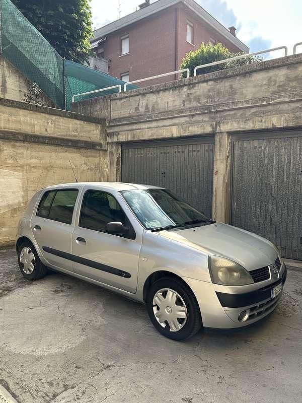 Usata Renault Clio II Authentique 58 CV (42 kW) 2005 Berlina