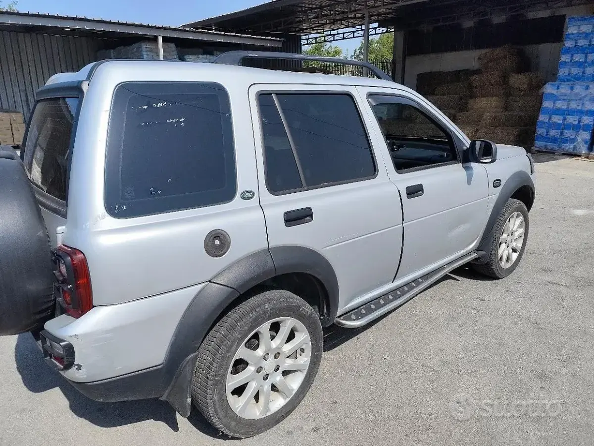 Usata Land Rover Freelander 111 CV (81 kW) 2004 Grigio SUV