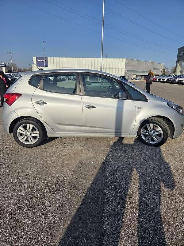 Usata Hyundai ix20 Comfort 90 CV (66 kW) 2011 Argento Utilitaria