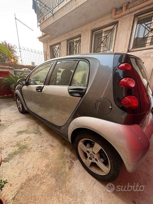 Grigio Usata 2005 Smart ForFour Utilitaria | 1800 € (Buon prezzo) - Immagine 1/4