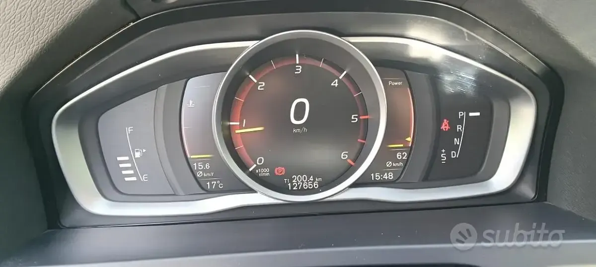 Usata Volvo V60 CC Business Edition 150 CV (110 kW) 2017 Grigio Station wagon