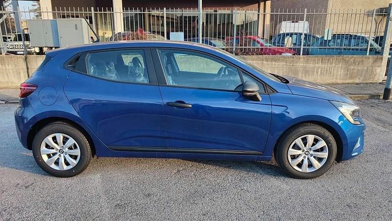 Nuova Renault Clio V Evolution 67 CV (49 kW) 2025 Blu/azzurro Berlina