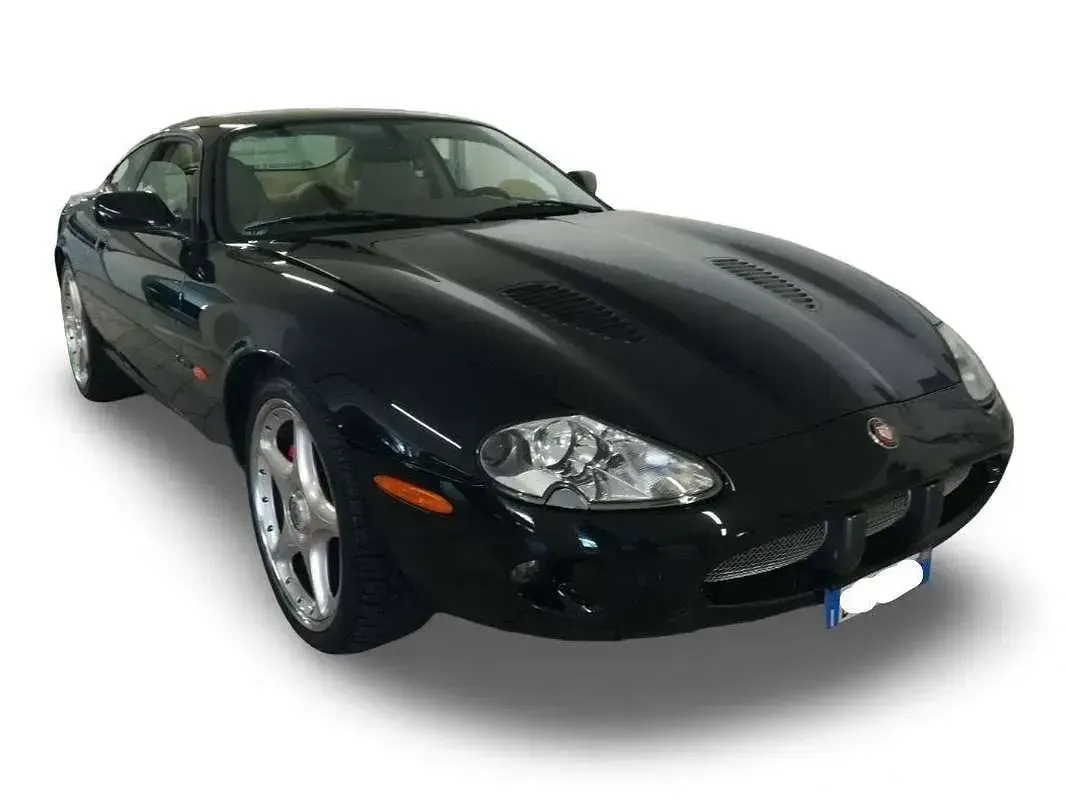 Usata Jaguar XKR R 363 CV (266 kW) 2000 Nero Coupé