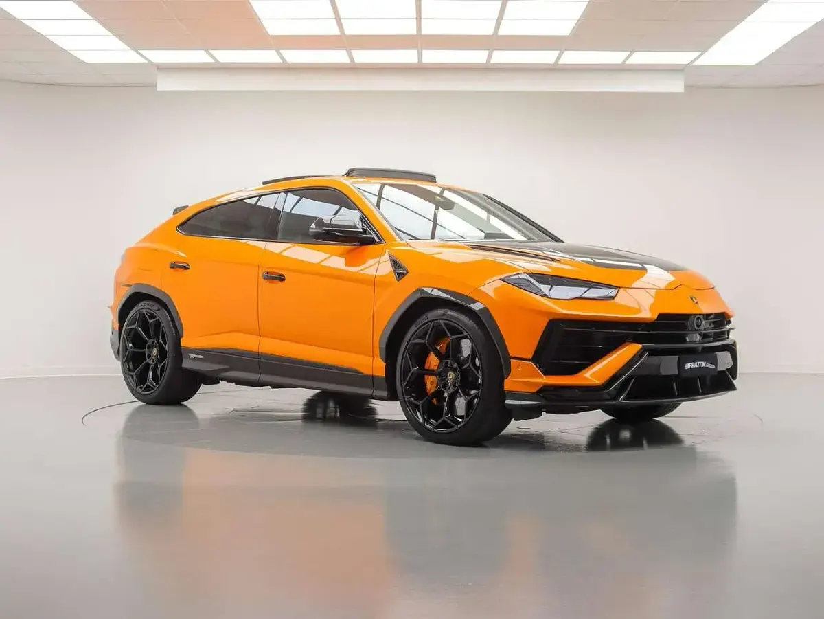 Usata Lamborghini Urus 666 CV (489 kW) 2023 Arancio borealis  perlato SUV