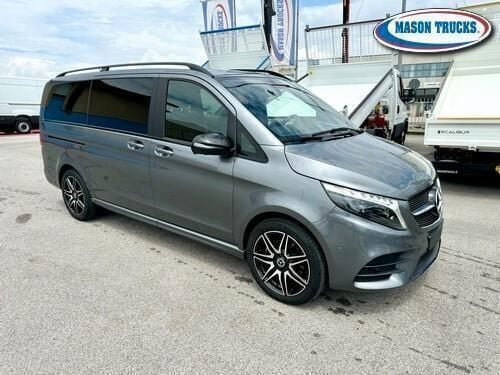 Grigio Usata 2022 Mercedes V300 Avantgarde Monovolume | 70.000 € (Buon prezzo) - Immagine 1/4