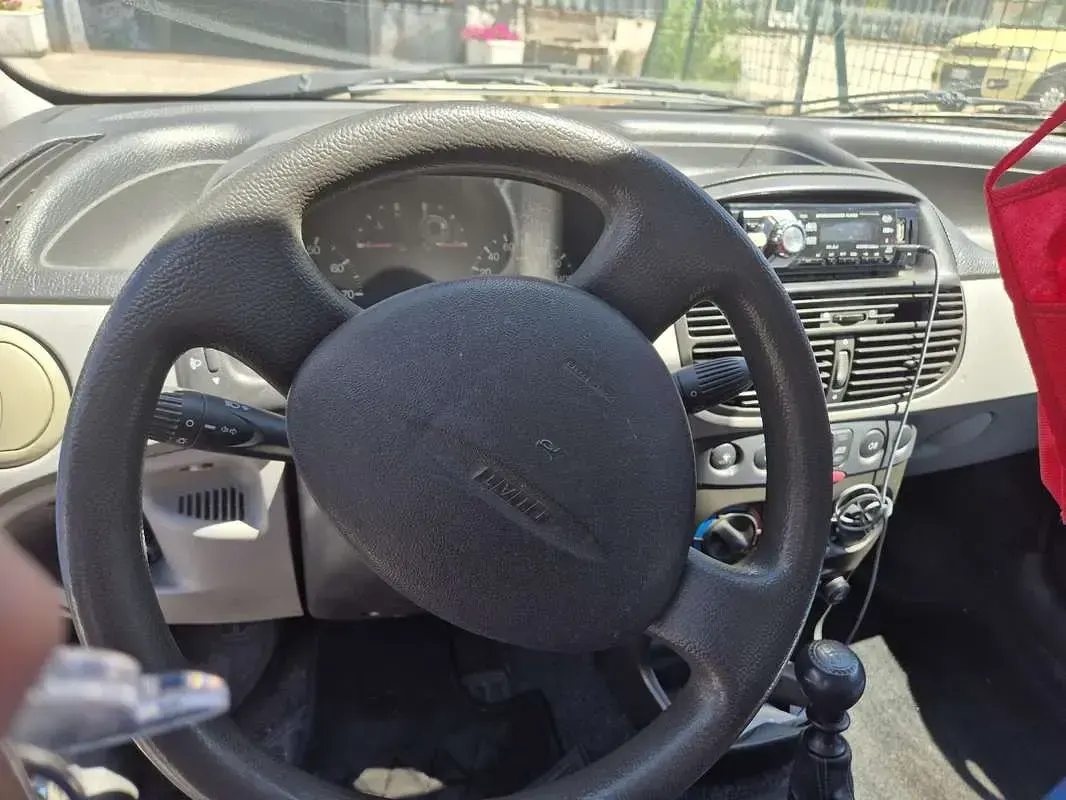 Usata Fiat Punto 80 CV (58 kW) 2002 Utilitaria