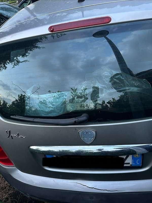 Usata Lancia Ypsilon 60 CV (44 kW) 2006 Argento Utilitaria