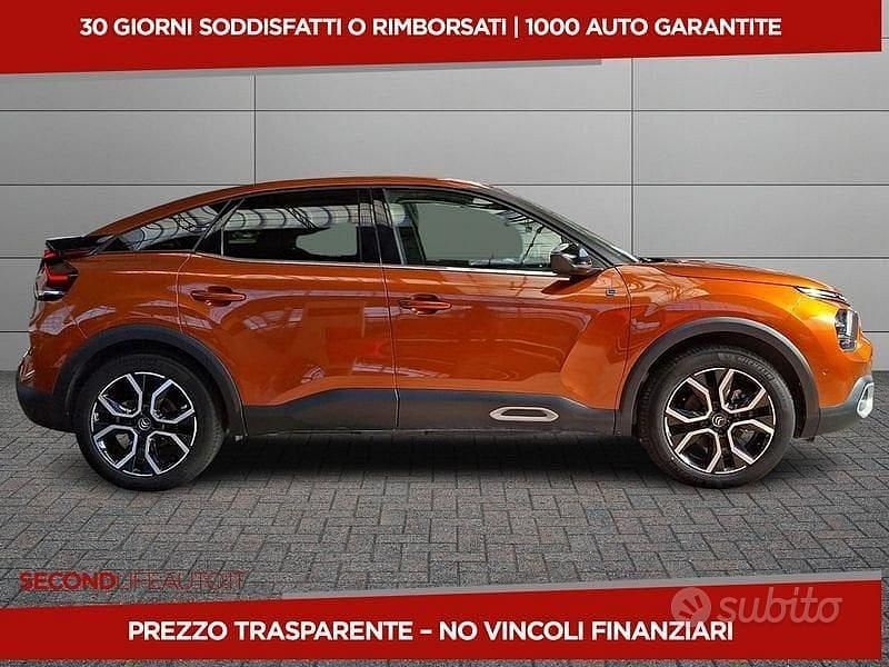 Usata Citroën e-C4 Shine 100 kW (136 CV) 2021 Arancione Berlina