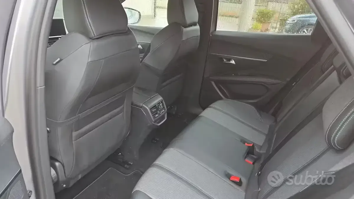 Usata Peugeot 3008 131 CV (96 kW) 2024 Grigio SUV