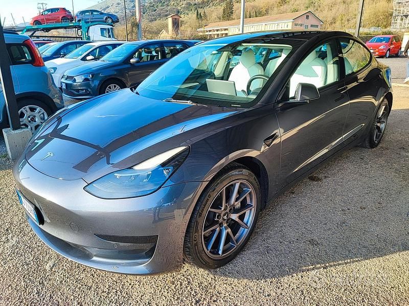 Grigio Usata 2022 Tesla Model 3 RWD Berlina | 18.000 € (Super prezzo) - Immagine 1/4