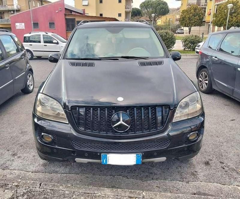 Usata Mercedes ML420 306 CV (225 kW) 2007 Nero SUV