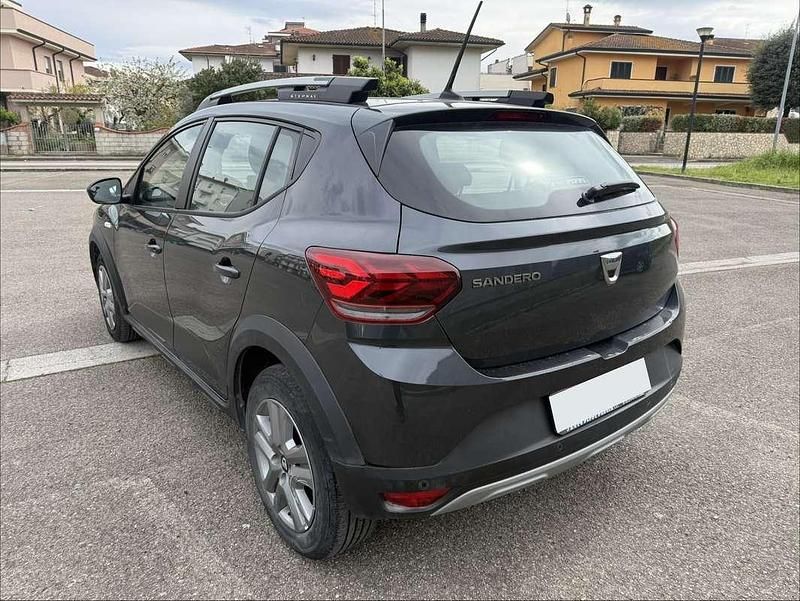 Usata Dacia Sandero Comfort 101 CV (74 kW) 2021 Grigio Berlina
