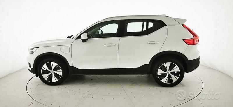 Usata Volvo XC40 Inscription 179 CV (131 kW) 2021 Bianco pastello SUV