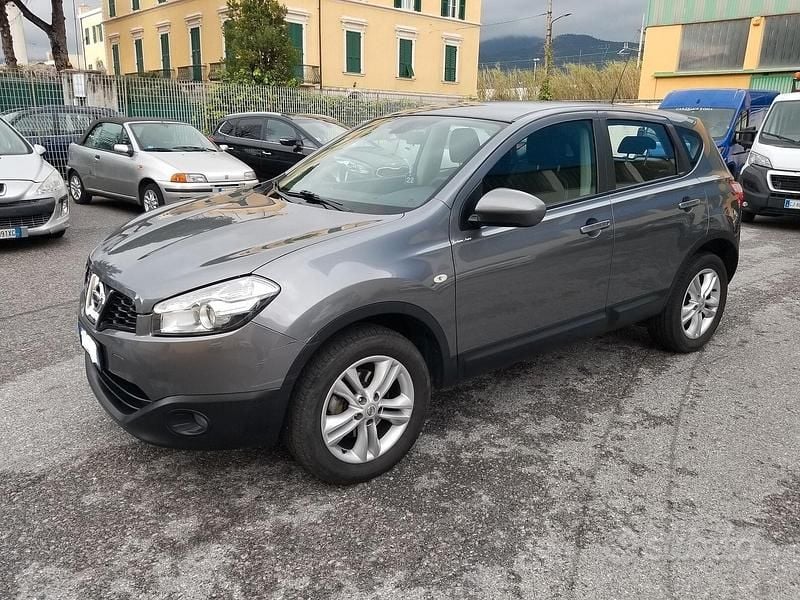 Grigio Usata 2017 Nissan Qashqai Acenta SUV | 10.900 € (Super prezzo) - Immagine 1/4