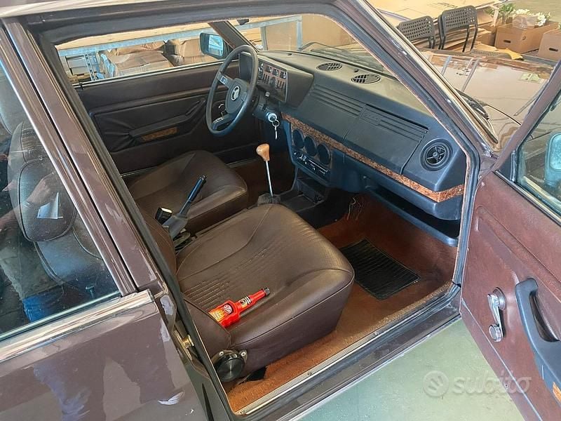 Usata Alfa Romeo 2000 130 CV (95 kW) 1980 Marrone Berlina