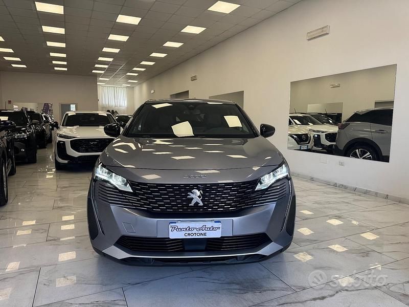 Usata Peugeot 3008 Allure 130 CV (95 kW) 2023 Grigio SUV
