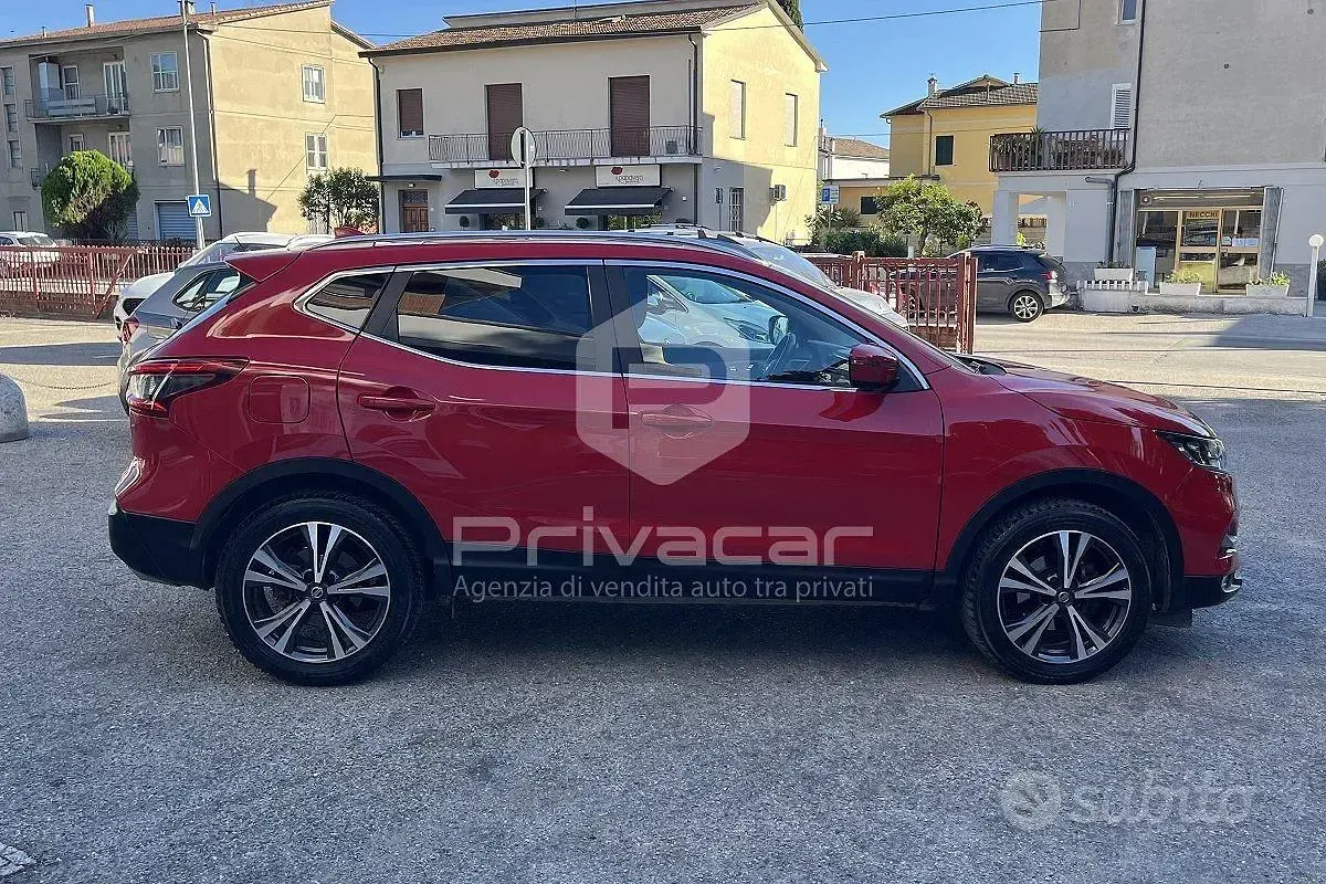 Usata Nissan Qashqai N-Connecta 140 CV (102 kW) 2019 Rosso SUV