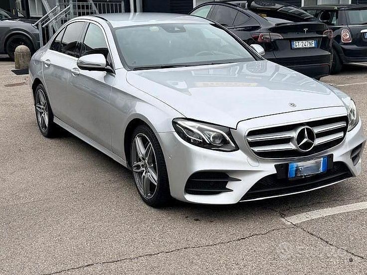 Usata Mercedes E220 194 CV (142 kW) 2021 Grigio Berlina